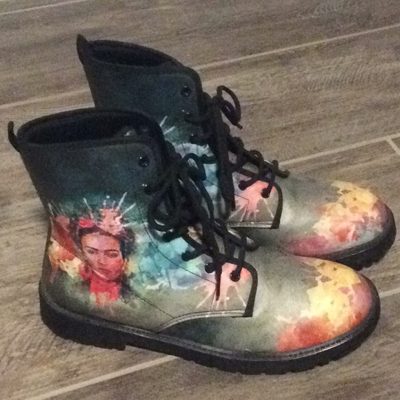 dr marten type boots